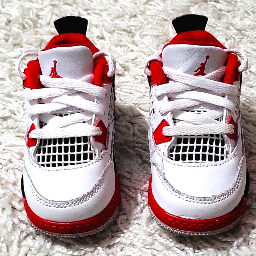 Jordan 4 Retro Fire Red Sz 5C